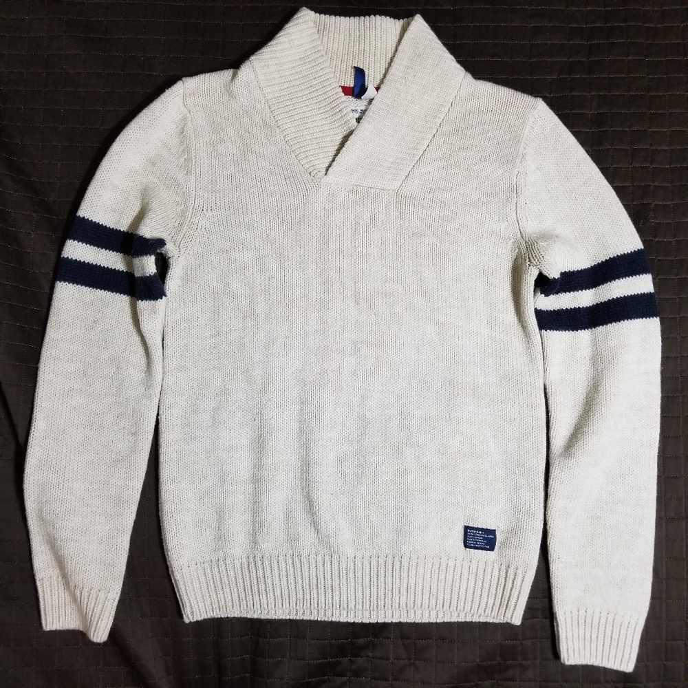 Divided Shawl sweater